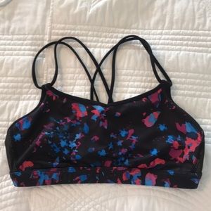 Lululemon sports bra size 4